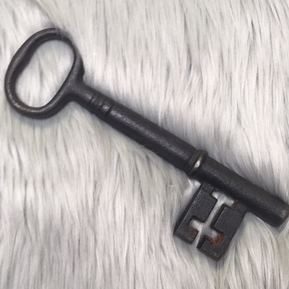 Rustic Key - Picture 2 of 4